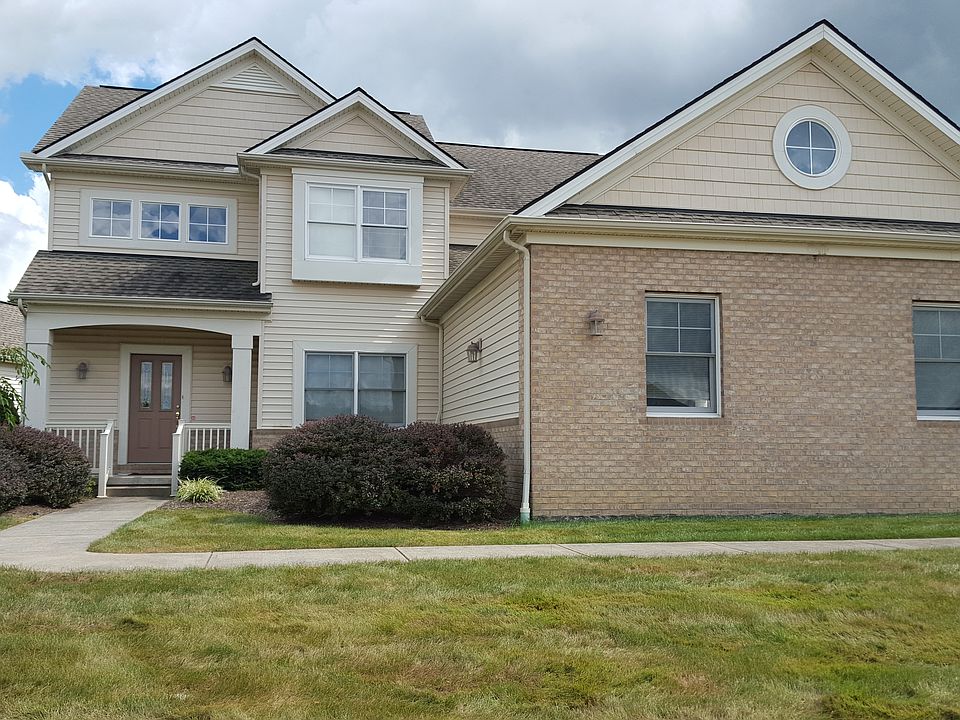 1st image of 221 Prestwick Dr