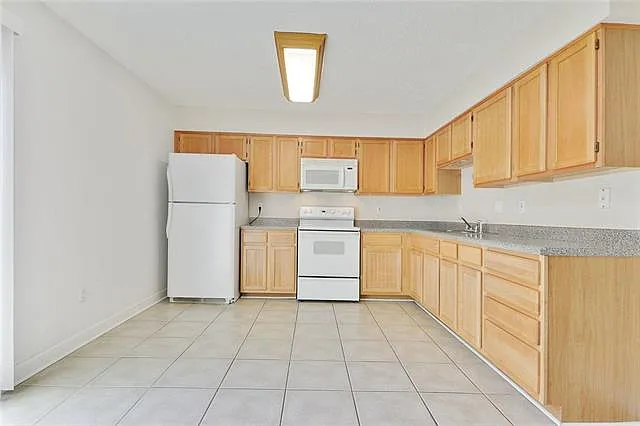 1729 Newport Pl #9 — Photo 6