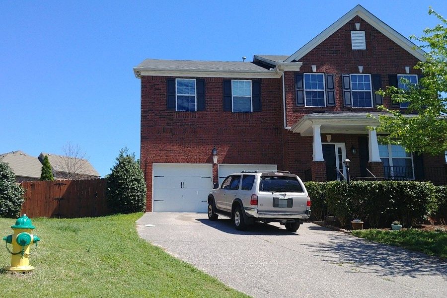 2nd image of 404 Utah Ct
