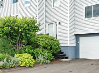 51 Midway Dr, Cromwell, CT 06416