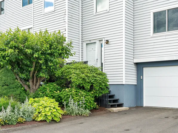 51 Midway Drive, Cromwell, CT 06416