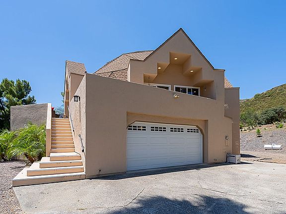 3rd image of 16232 Oak Springs Dr