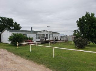 3 W Holcomb St, Stinnett, TX 79083