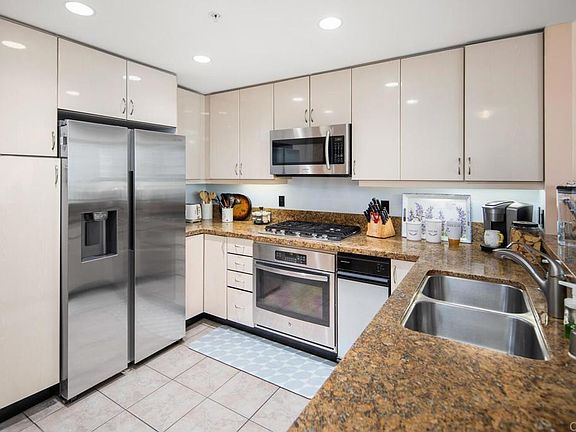 4th image of 555 Front St Unit 1201
