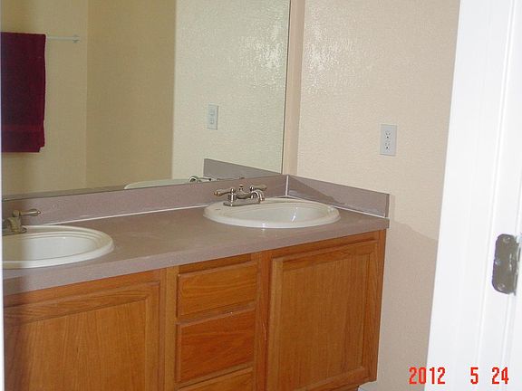 4th image of 2805 Paine Ln