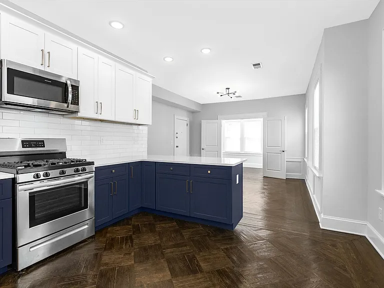 The Regis at Bloomfield — Photo 13