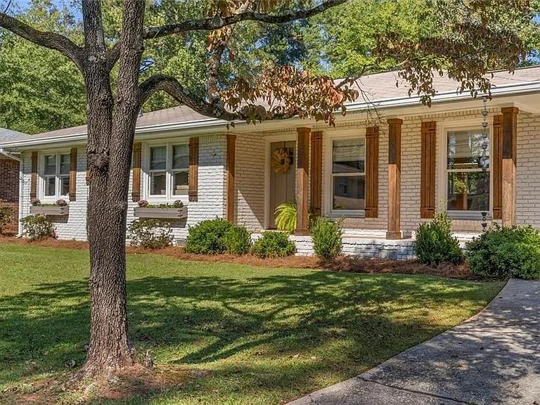 521 Pineview Dr SE — Photo 30