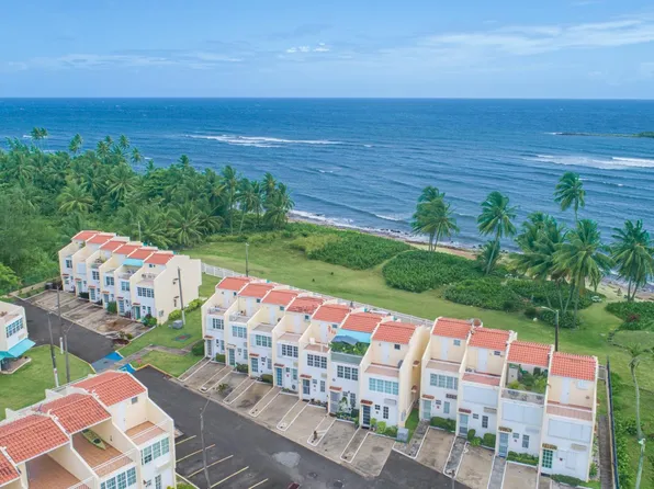805 Atlantic View Ct, Vega Baja, PR 00693