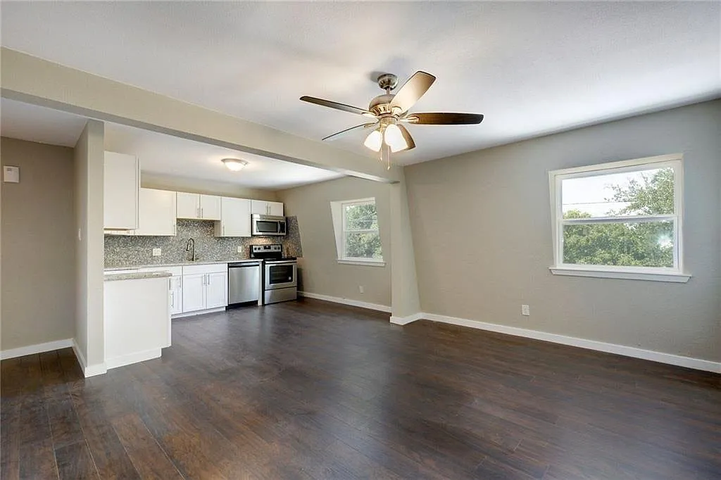 1 bed, 1.0 bath, 903 sqft, $899 — Photo 4