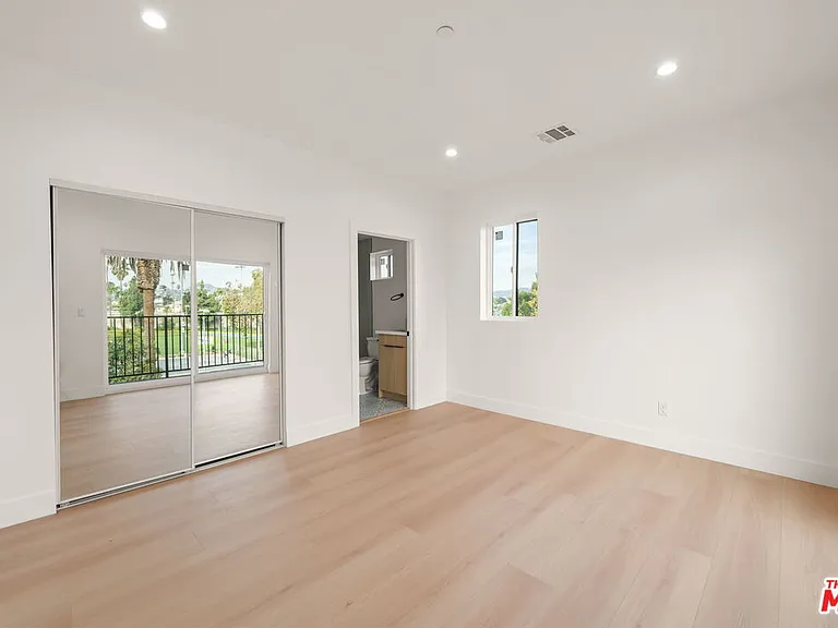 913 N Hobart Blvd #1/4 — Photo 16