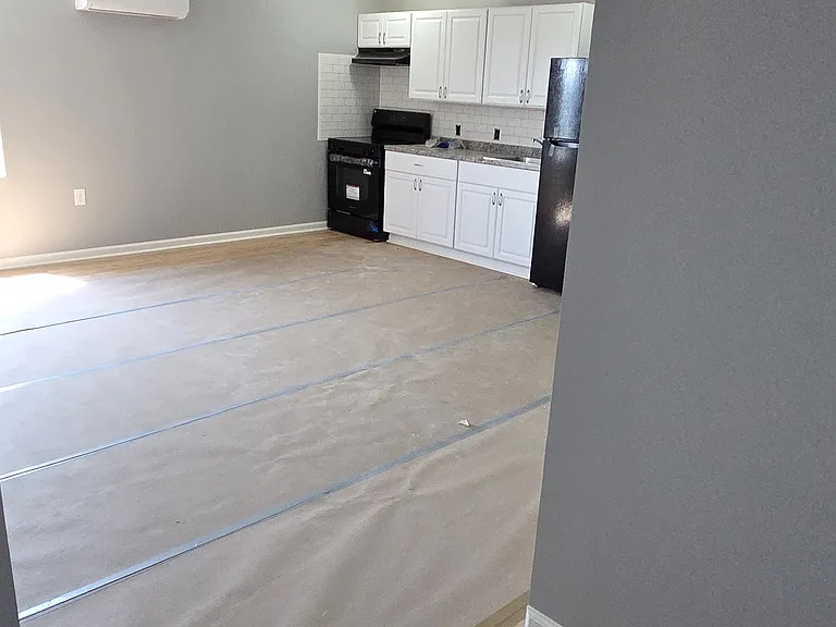 301 W 3rd St #9 — Photo 25