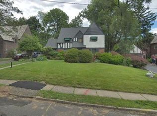 81 Edgemont Pl, Teaneck, NJ 07666