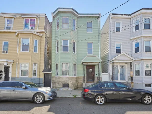 233 Saratoga St, East Boston, MA 02128