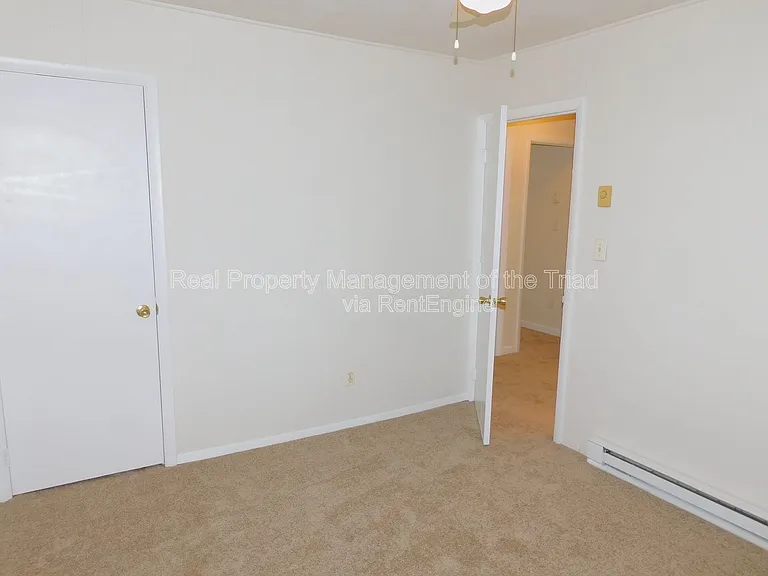 2300 Willow Rd — Photo 9