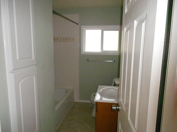 2nd image of 1212 Stillwell St NE