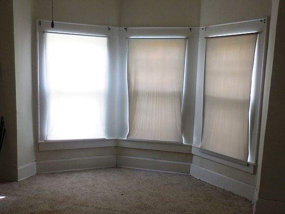 5th image of 530 Commercial Ave