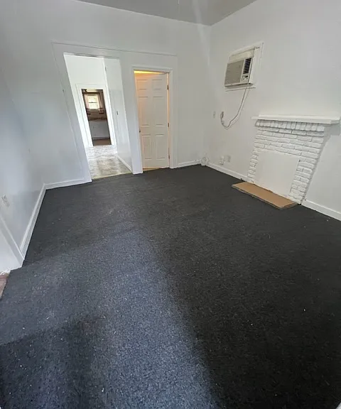 1031 N Florence Ave — Photo 8