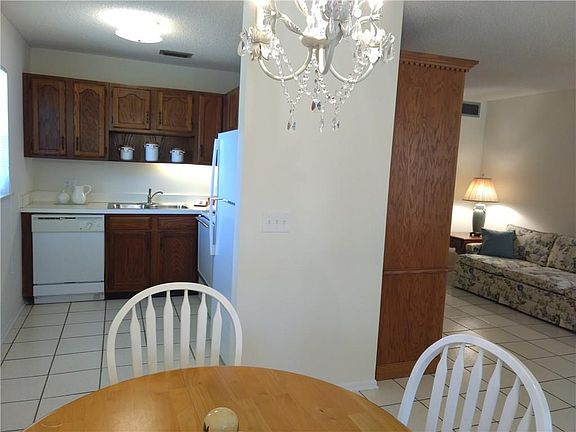 5th image of 38 Vista Gardens Trl