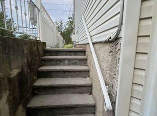 277 Seguine Ave #1, Staten Island, NY 10309