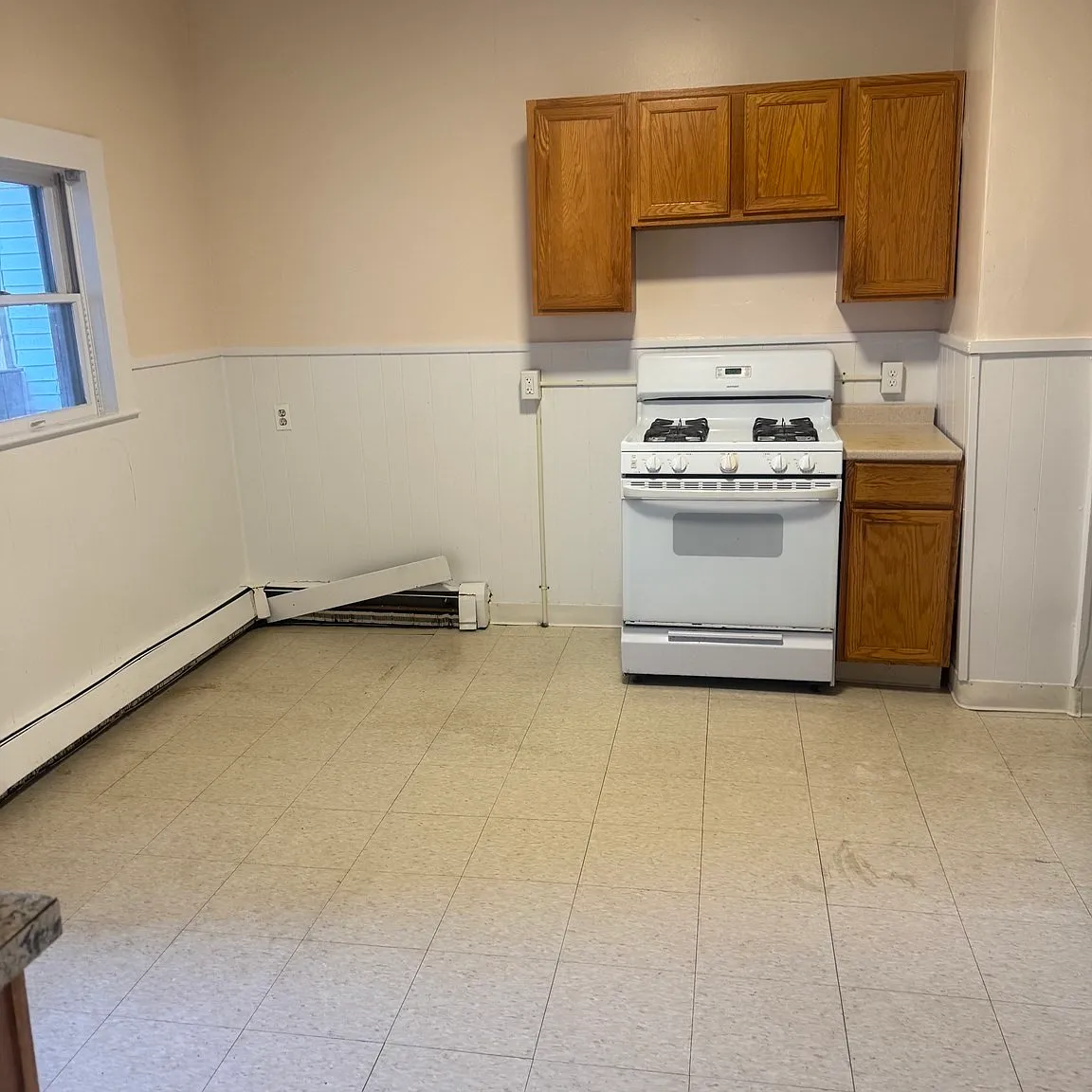 2 bed, 1.0 bath, 1000 sqft, $1,900 — Photo 2