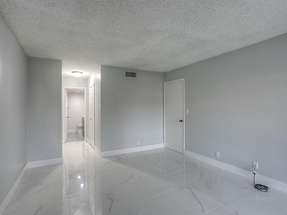 5th image of 303 Racquet Club Rd APT 312