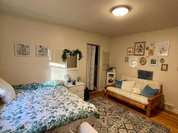 23 Dickinson Rd