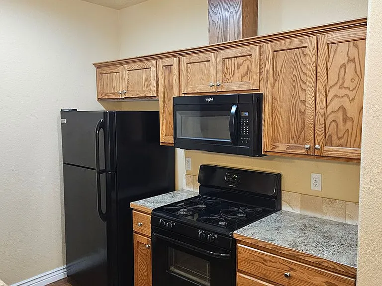10823 W Franklin Rd — Photo 17