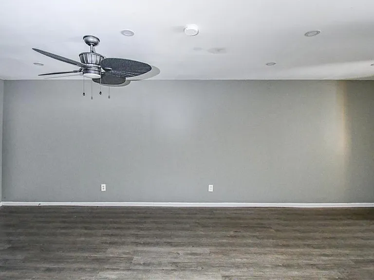 735 Oak Dr — Photo 29