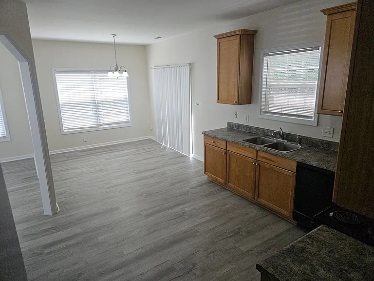 5900 Wynmore Rd — Photo 7