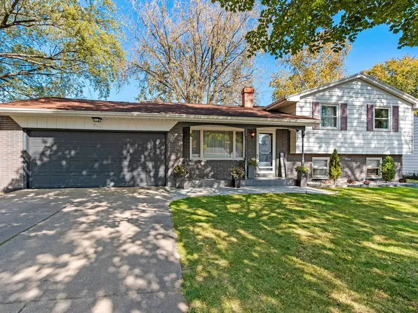 509 Karen Ln, Green Bay, WI 54301