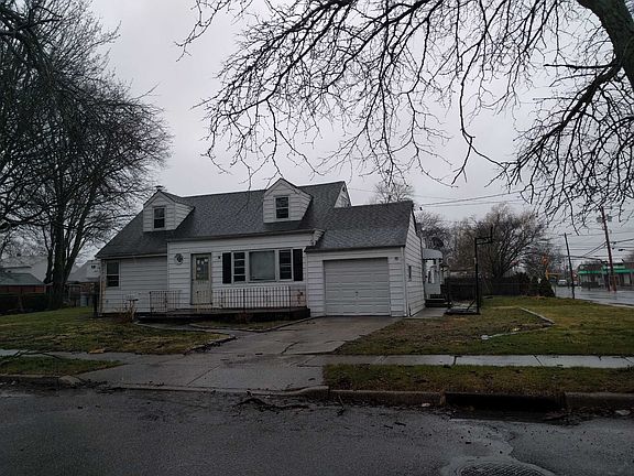 3rd image of 2330 Oxford St