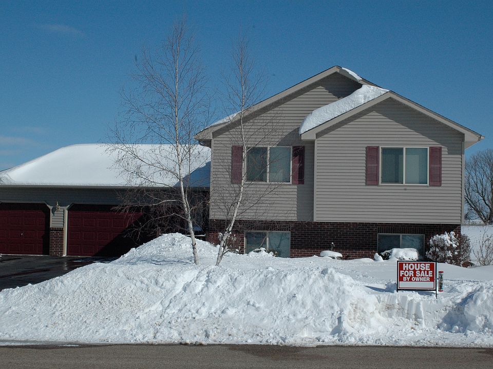 2nd image of 1590 Clark St