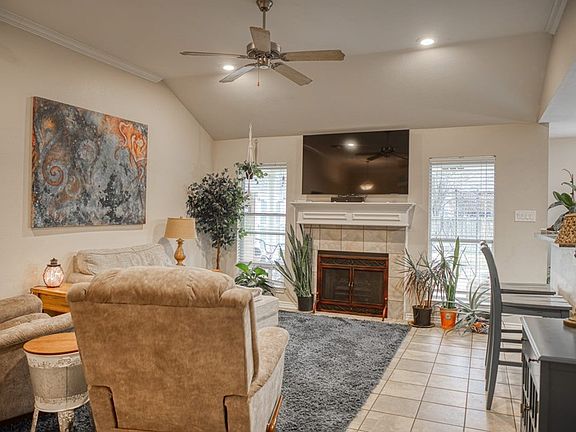 5th image of 109 Amanda Ct