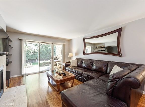 2nd image of 1867 Ashbury Ln