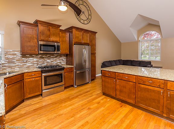 5th image of 1298 Revere Ct