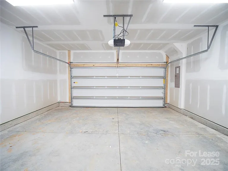 1139 Doveridge St — Photo 8