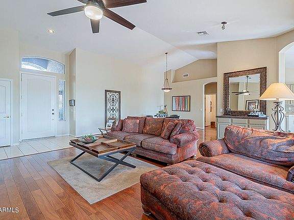 3rd image of 639 W Mountain Vista Dr