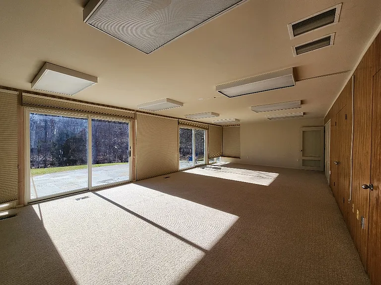 8410 Hawkins Creamery Rd — Photo 40