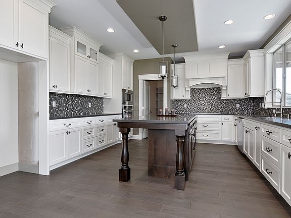 5th image of 753 W Dogwood Ct