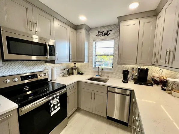 9235 SW 8th Street #207, Boca Raton, FL 33428