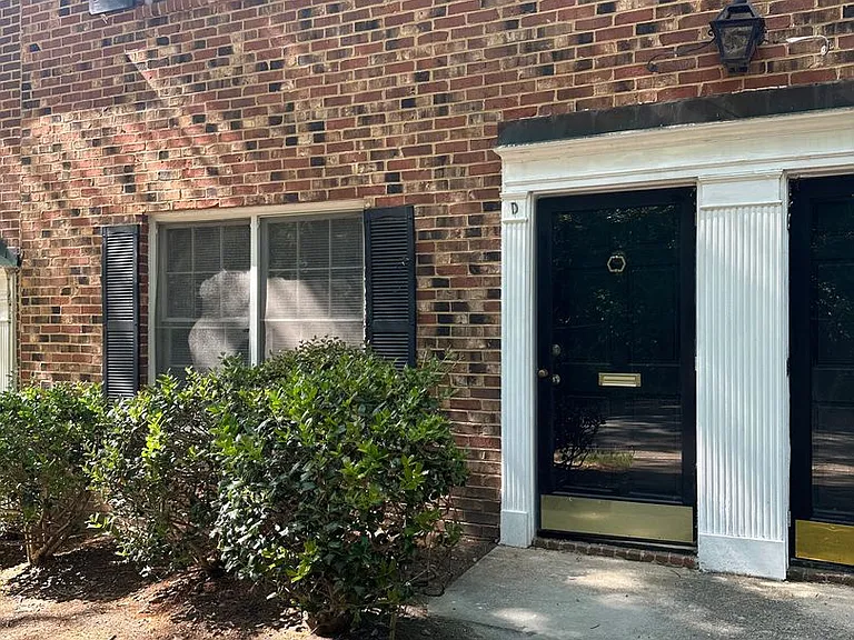 2800D Carriage Dr — Photo 1