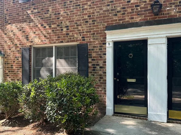 2800 D Carriage Dr, Winston Salem, NC 27106