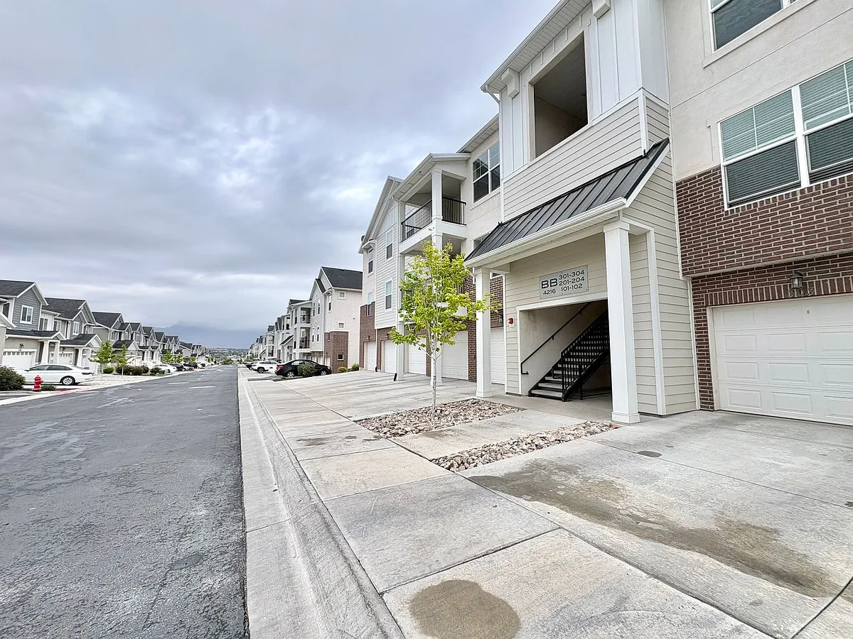 Building Photo - 4216 W 1530 N #BB304