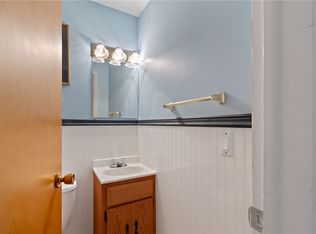6075 Arbor Rd, Ontario, NY 14519