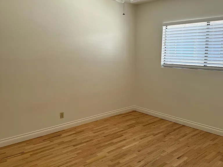 4231 Dixie Canyon Ave #D — Photo 8