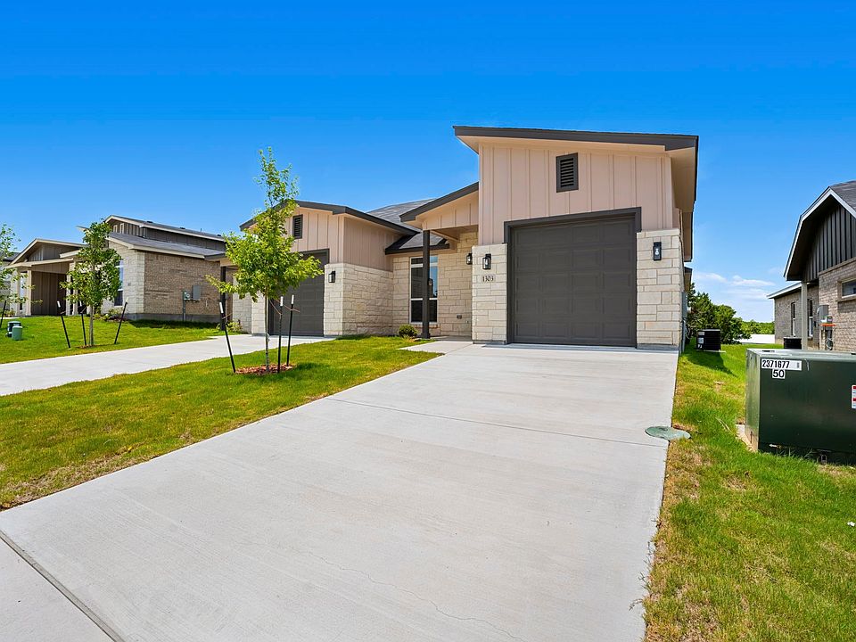 1st image of 1303 Lone Pine Way