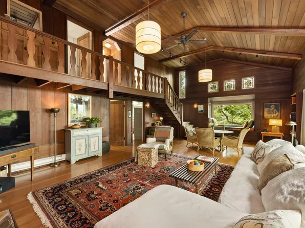 1925 Manzanita Street, Healdsburg, CA 95448