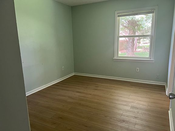 5th image of 203 Redbud Dr