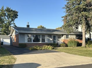 2442 Fontana Dr, Glenview, IL