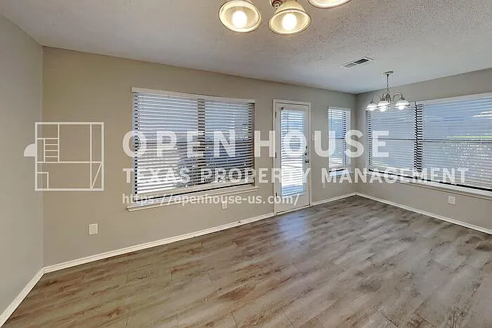 774 Eiffel Dr — Photo 18